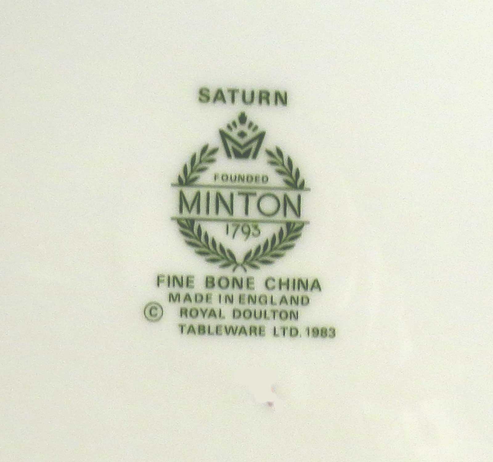 Green Wreath SATURN MINTON 1793 FINE BONE CHINA MADE IN ENGLAND ROYAL DOULTON TABLEWARE LTD. 1983 Mark